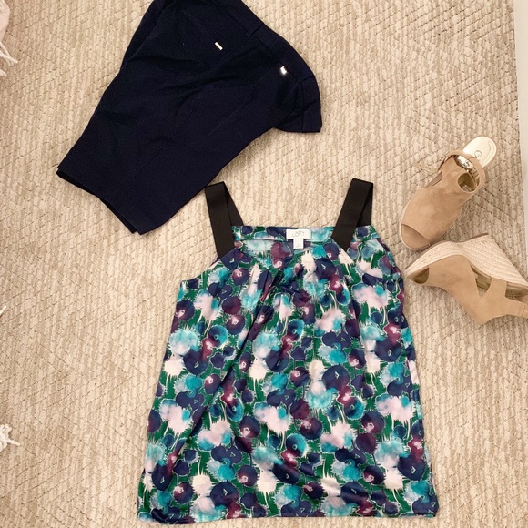4/$25  LOFT sleeveless Patterned top - Picture 6 of 8